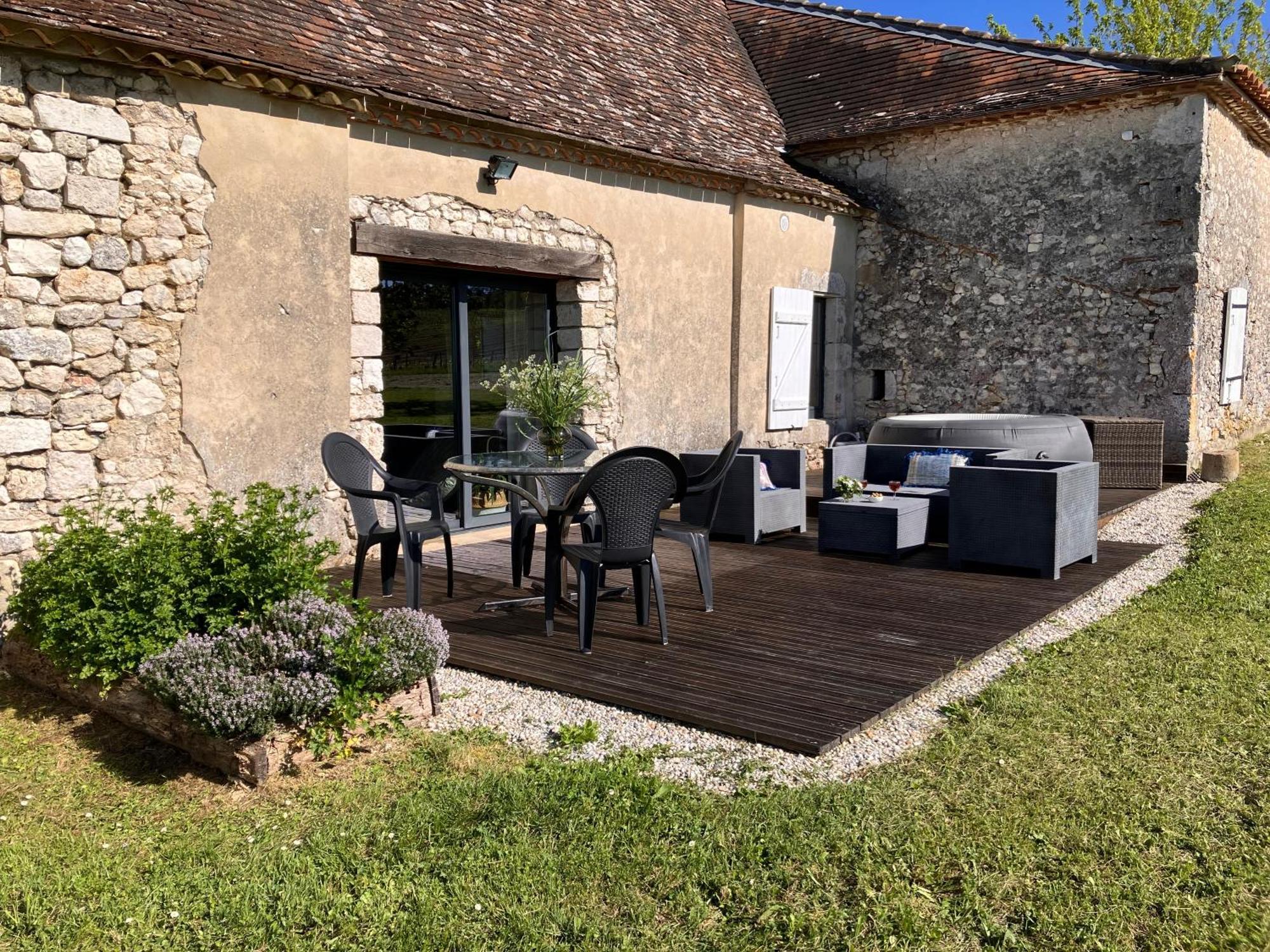 Perigourdine Avec Spa Et Vue Pomport Exterior photo